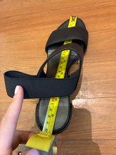 Load image into Gallery viewer, Stuart Weitzman Access Block Heel Size 7.5
