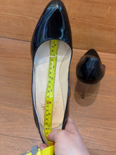 Load image into Gallery viewer, Christian Louboutin Heels Size 10
