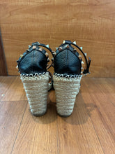 Load image into Gallery viewer, Valentino Wedges Size 6
