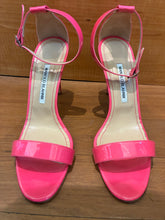 Load image into Gallery viewer, Manolo Blahnik Patent Leather Sandals Size 9.5
