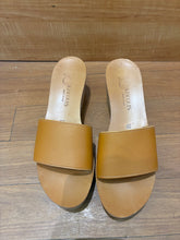 Load image into Gallery viewer, K.Jacques Wedge size 9
