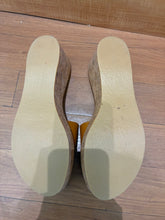 Load image into Gallery viewer, K.Jacques Wedge size 9

