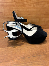 Load image into Gallery viewer, Prada Heels Size 7
