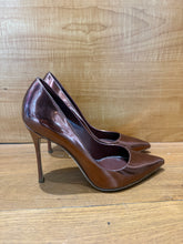Load image into Gallery viewer, 6.5 Sergio Rossi Heels
