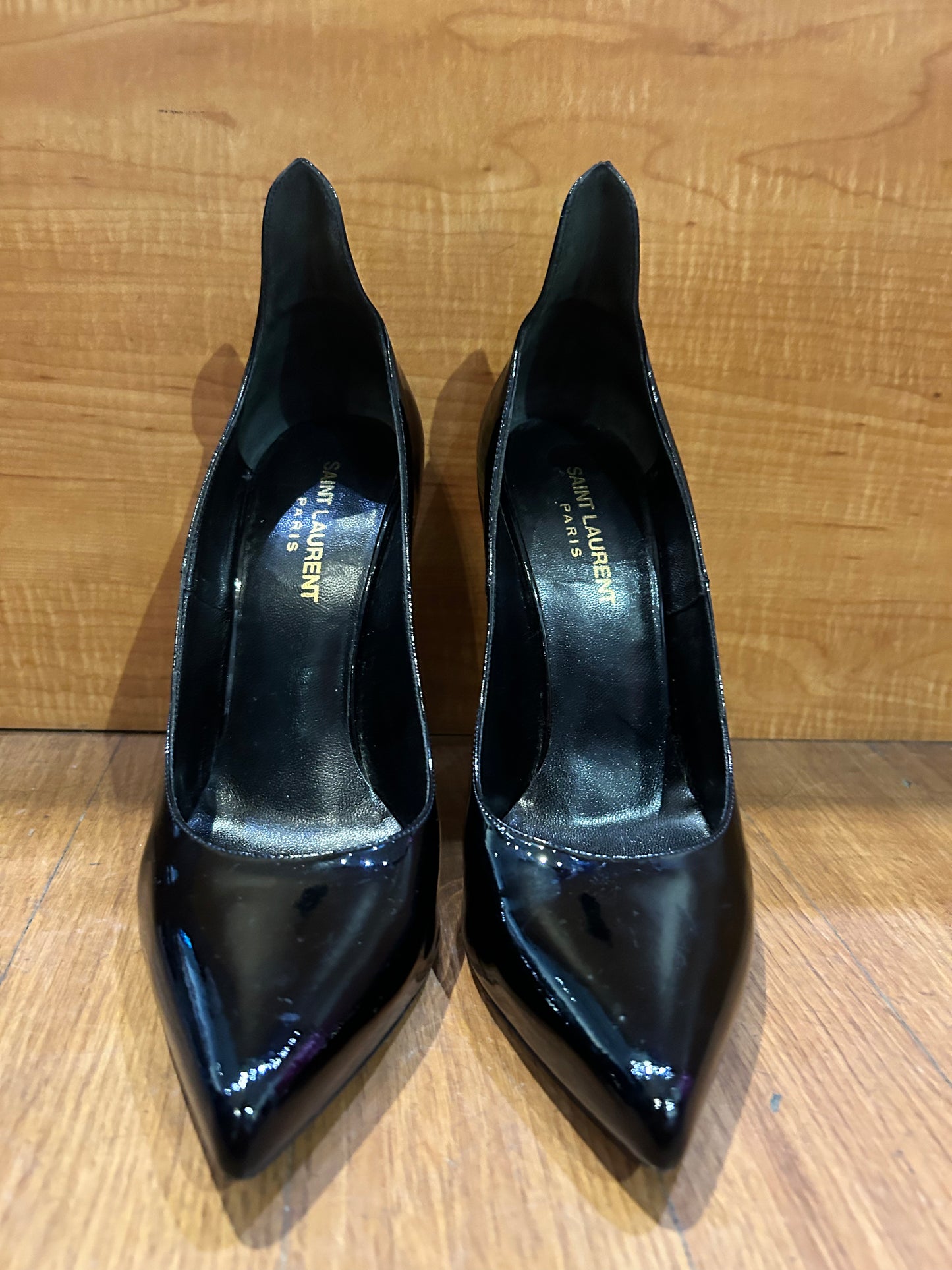 Saint Laurent Thorn black patent leather pointed-toe pumps