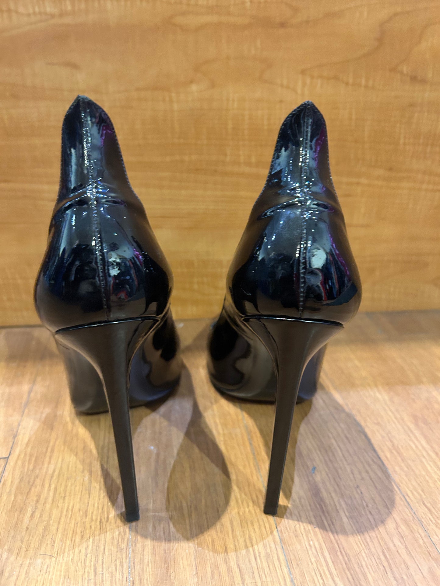 Saint Laurent Thorn black patent leather pointed-toe pumps