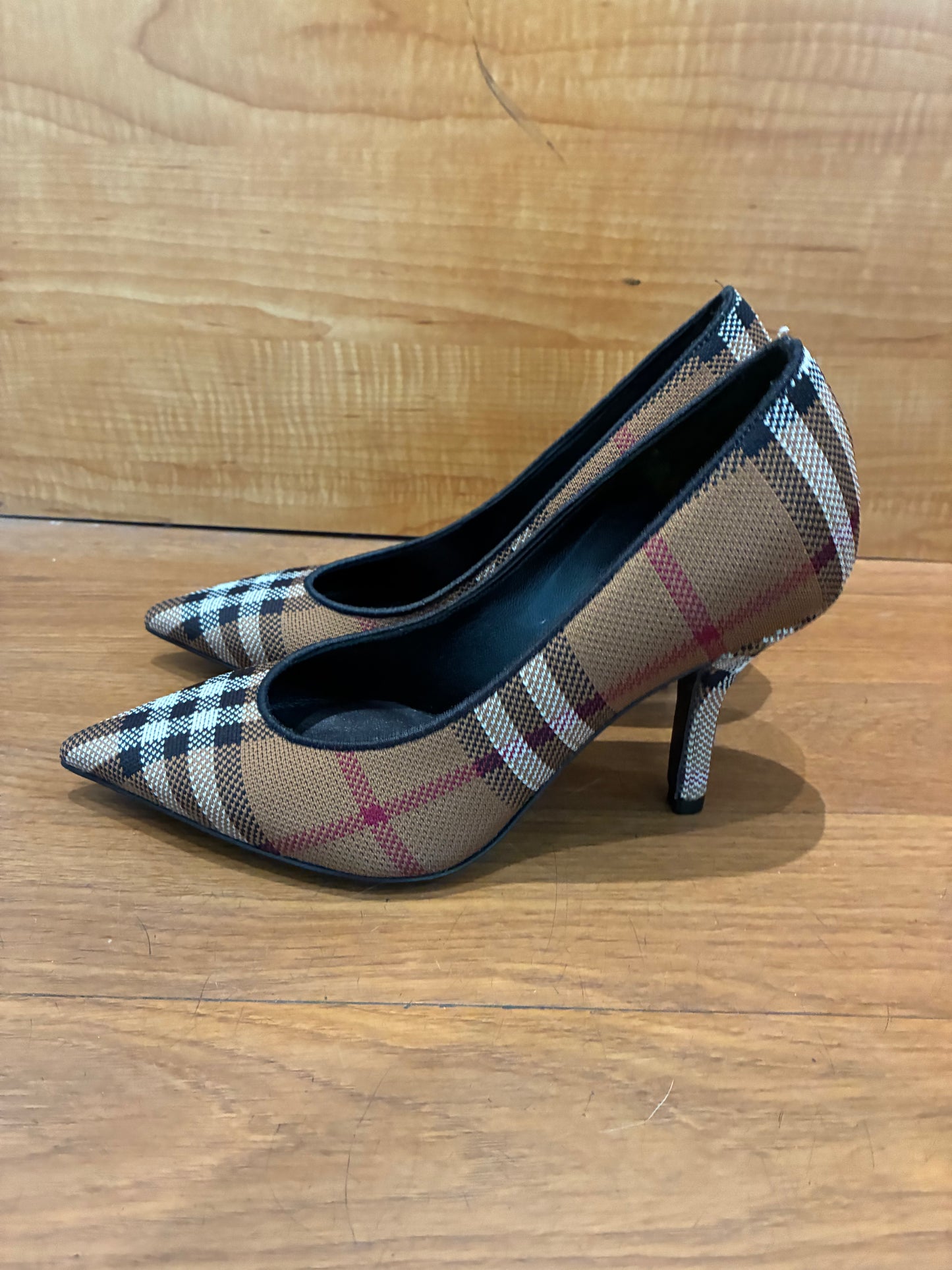 Burberry Plaid Logo Pointed Toe Pump Heels Beige Multi
