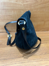 Load image into Gallery viewer, Vintage Bottega Veneta Crossbody Bag
