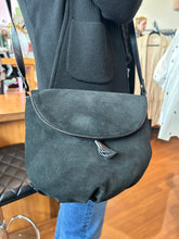 Load image into Gallery viewer, Vintage Bottega Veneta Crossbody Bag

