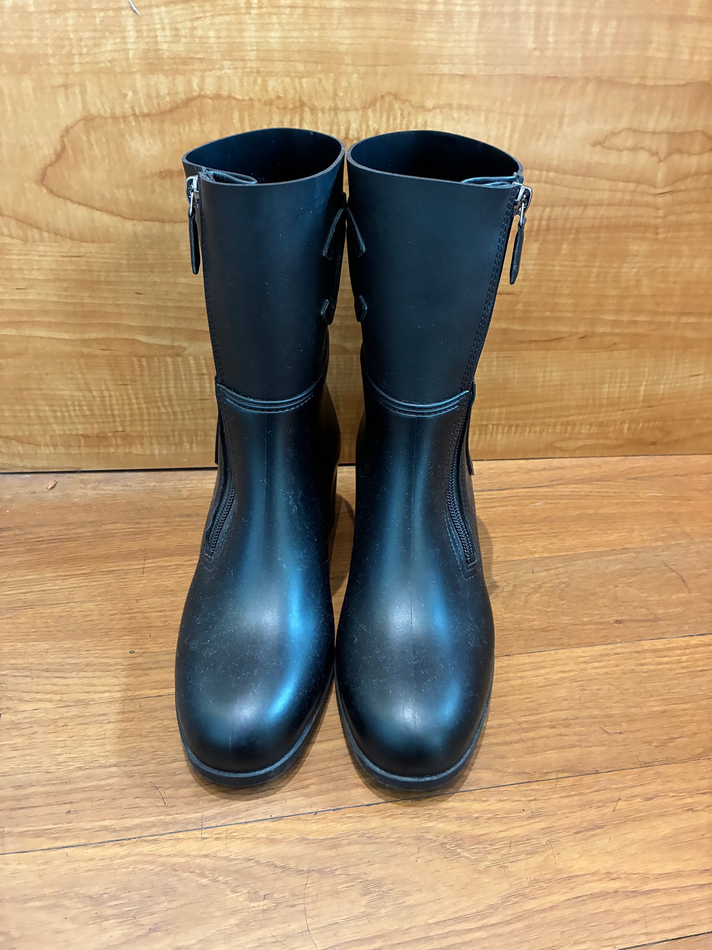Chanel 2018 interlocking CC Logo Rain Boots
