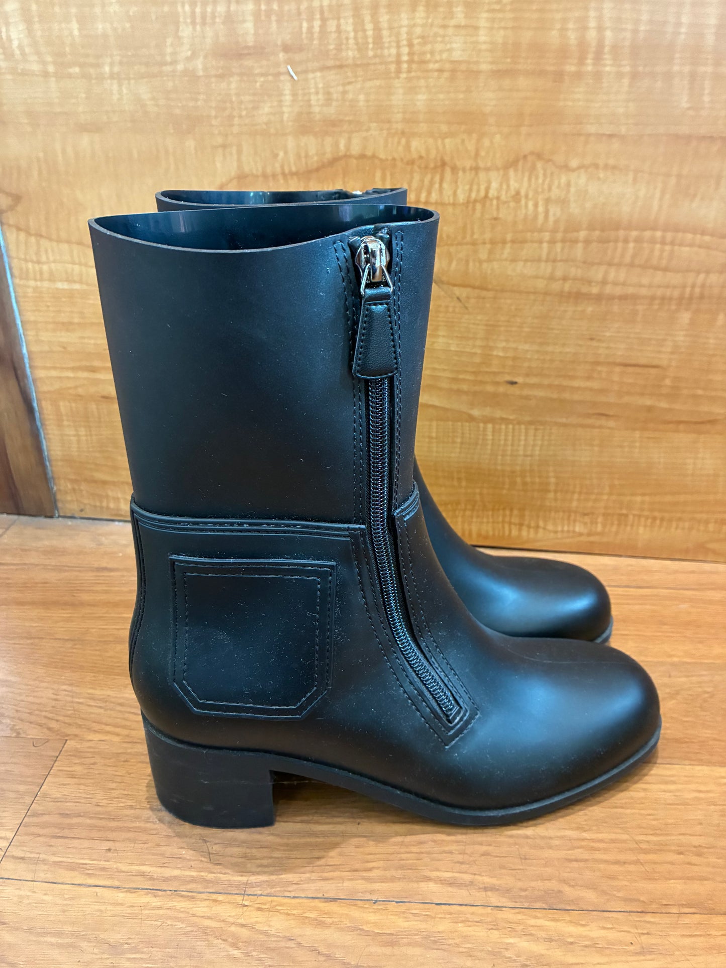 Chanel 2018 interlocking CC Logo Rain Boots