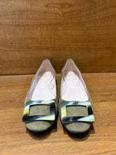 Load image into Gallery viewer, Roger Vivier Ballet Flats Size 9.5
