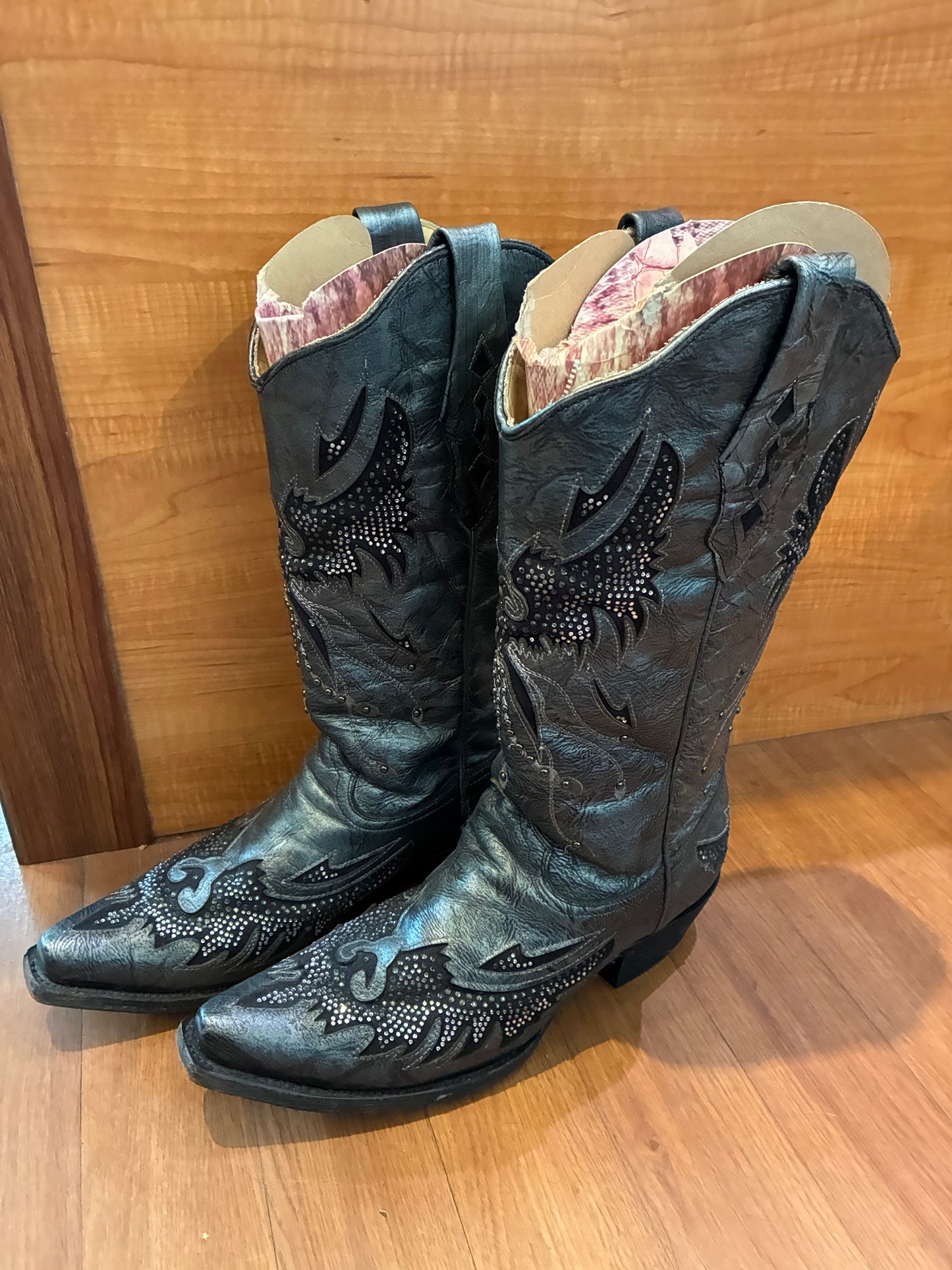 Corral Black Leather Western Cowboy Boots Pointed Toe Tall Shaft Studded Inlay.