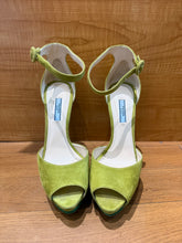 Load image into Gallery viewer, Prada Heels
