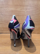 Load image into Gallery viewer, Emilio Pucci Heels Size 10
