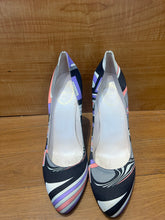 Load image into Gallery viewer, Emilio Pucci Heels Size 10
