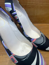 Load image into Gallery viewer, Emilio Pucci Heels Size 10
